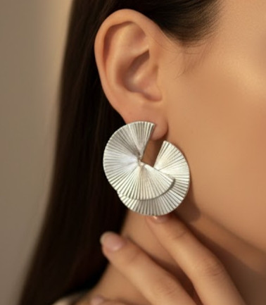 گوشواره زنانه آوای ماه با طراحی خاص و مدرن