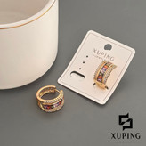 گوشواره حلقهای ویکتوریا طلایی با نگین باگت چندرنگ و نگینهای سفید، روی کارت برند XUPING