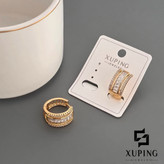 گوشواره حلقهای ویکتوریا طلایی با نگین باگت چندرنگ و نگینهای سفید، روی کارت برند XUPING